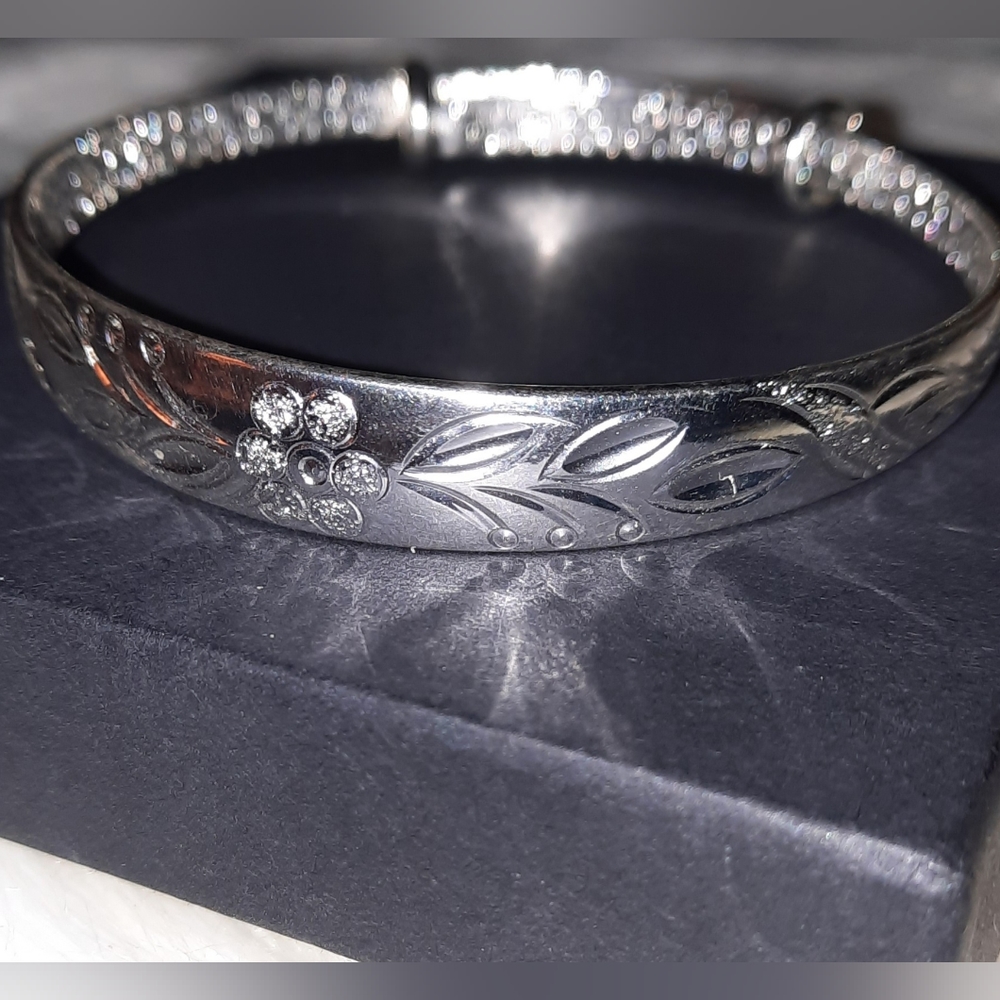 EUC etched engravable floral silvertone Bangle adjustable